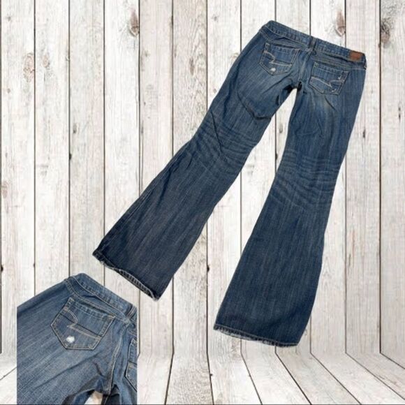 American Eagle Distressed Jeans - Picture 2 of 2